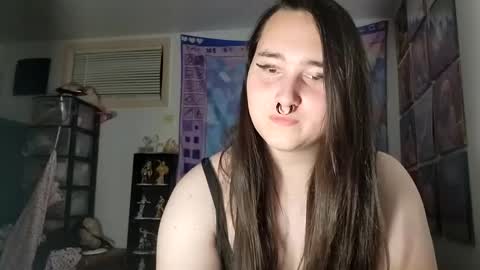 Snapshot of nonbinarybeauty20 chatting on 03.05.25 nonbinarybeauty20 online show from 03.05.25