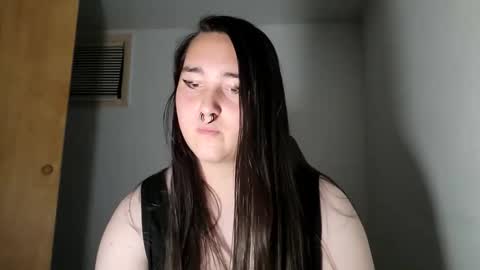 Snapshot of nonbinarybeauty20 chatting on 10.29.25 nonbinarybeauty20 online show from 10.29.25