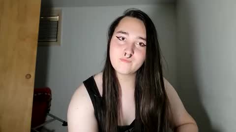 Snapshot of nonbinarybeauty20 chatting on 11.15.25 nonbinarybeauty20 online show from 11.15.25