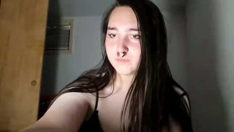 Snapshot of nonbinarybeauty20 chatting on 11.21.25 nonbinarybeauty20 online show from 11.21.25