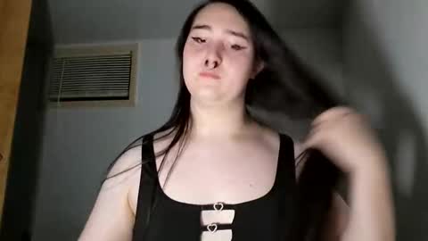 nonbinarybeauty20 online show from 02.04.26