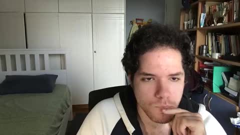 Snapshot of nongay379444 chatting on 01.08.25 nongay379444 online show from 01.08.25