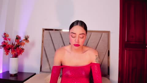 Nora Da Silva online show from 12.19.24