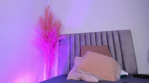 Nora Da Silva online show from 12.28.24