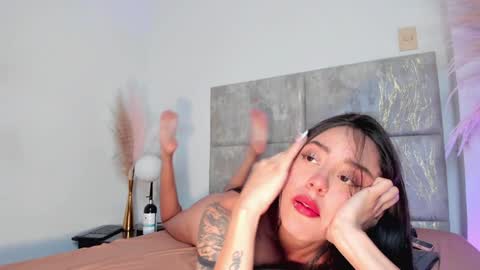 Nora Da Silva online show from 02.05.25