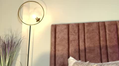 Nora Da Silva online show from 11.15.25