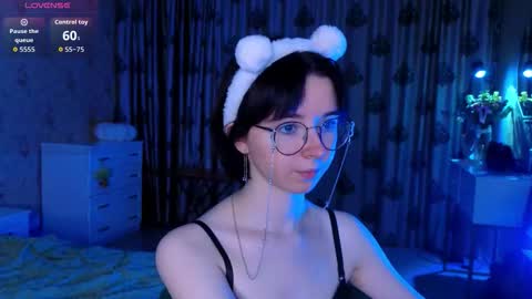 Nora Failure online show from 11.06.25