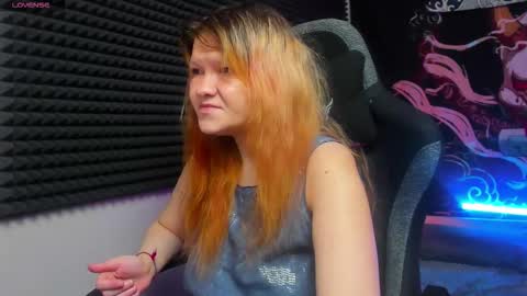 Snapshot of nora_lovvv chatting on 09.25.25 Nora online show from 09.25.25