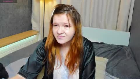 Snapshot of nora_lovvv chatting on 10.22.25 Nora online show from 10.22.25