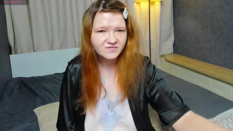 Snapshot of nora_lovvv chatting on 10.23.25 Nora online show from 10.23.25