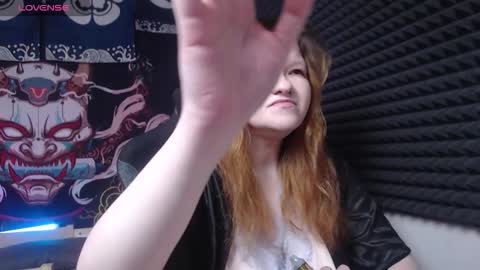 Snapshot of nora_lovvv chatting on 11.14.25 Nora online show from 11.14.25