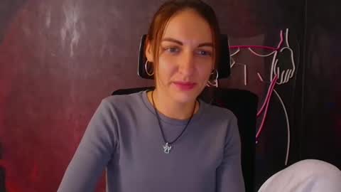 Snapshot of nora_n chatting on 09.12.25 Nora online show from 09.12.25