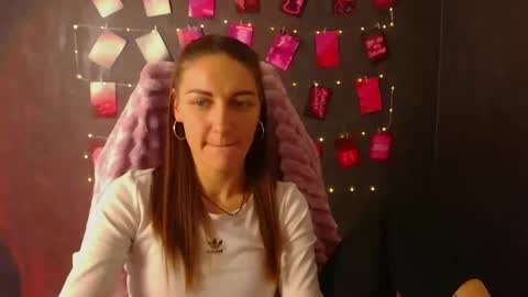 Snapshot of nora_n chatting on 10.14.25 Nora online show from 10.14.25