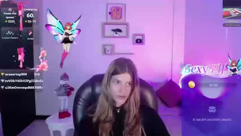 Snapshot of nora_vennucci chatting on 12.12.24 Nora online show from 12.12.24