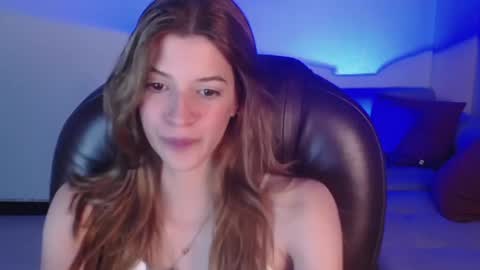 Snapshot of nora_vennucci chatting on 12.31.24 Nora online show from 12.31.24