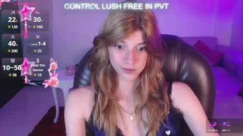 Snapshot of nora_vennucci chatting on 02.04.25 Nora online show from 02.04.25