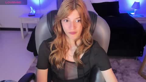 Snapshot of nora_vennucci chatting on 03.09.25 Nora online show from 03.09.25