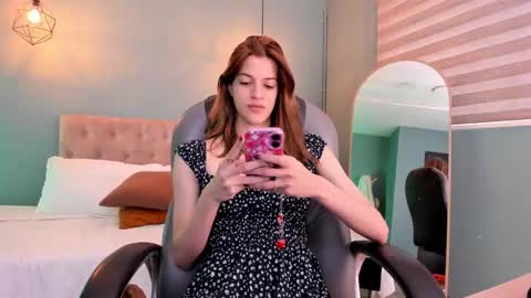 Snapshot of nora_vennucci chatting on 09.12.25 Nora online show from 09.12.25