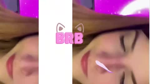 Snapshot of nora_vennucci chatting on 12.17.25 Nora online show from 12.17.25