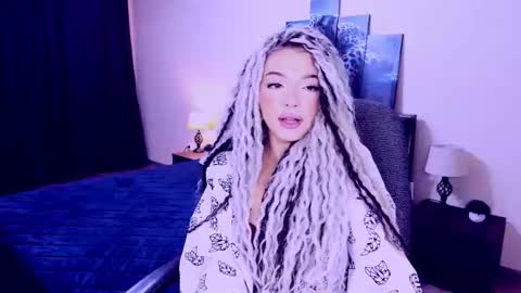 Snapshot of norasun chatting on 12.14.25 NoraSun online show from 12.14.25