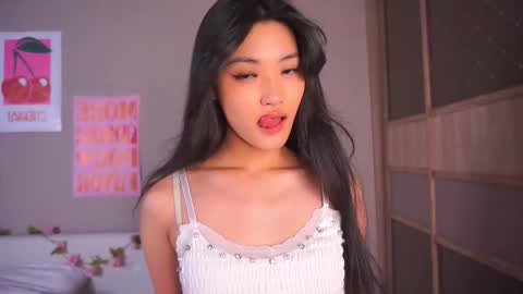 Snapshot of noreenbeckey chatting on 11.11.25 Nore online show from 11.11.25