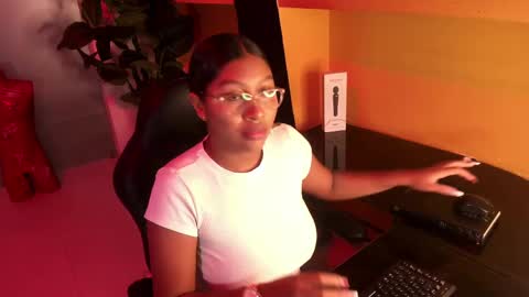 Snapshot of northblackwood chatting on 11.22.25 North online show from 11.22.25