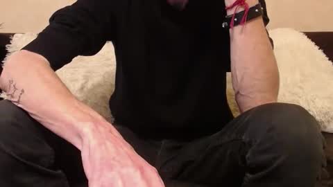 Snapshot of nosaintswhitoutsinners chatting on 01.01.25 nosaintswhitoutsinners online show from 01.01.25