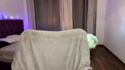 Snapshot of notamericanpie23 chatting on 11.23.25 Tina online show from 11.23.25