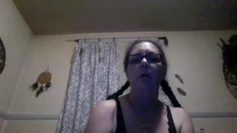 Snapshot of nothingbutthongs chatting on 11.05.25 nothingbutthongs online show from 11.05.25