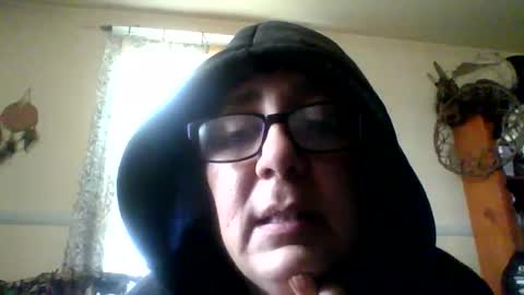 Snapshot of nothingbutthongs chatting on 11.19.25 nothingbutthongs online show from 11.19.25