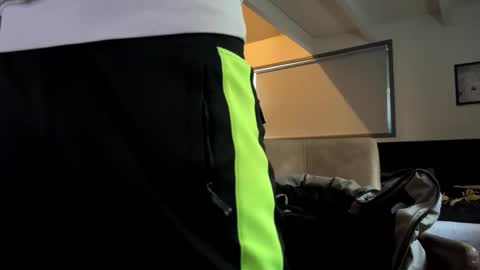 Snapshot of notsmallnotbigg chatting on 02.01.25 notsmallnotbigg online show from 02.01.25