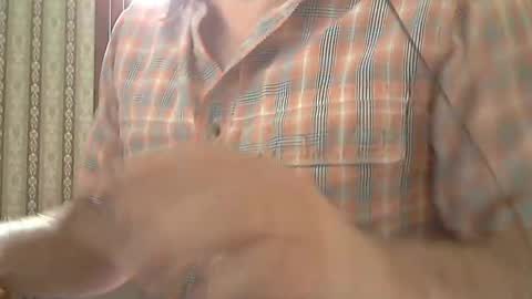 Snapshot of notte chatting on 02.22.25 notte online show from 02.22.25