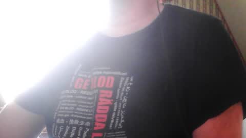 Snapshot of notte chatting on 12.16.25 notte online show from 12.16.25