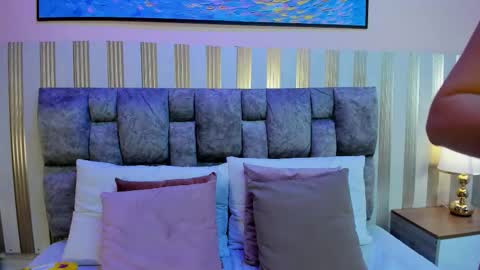 Snapshot of nova_lane chatting on 11.09.25 NOVA online show from 11.09.25