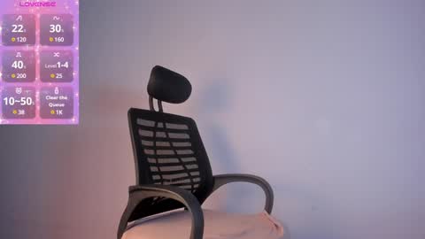 Snapshot of nova_swan chatting on 01.02.25 NOVA online show from 01.02.25