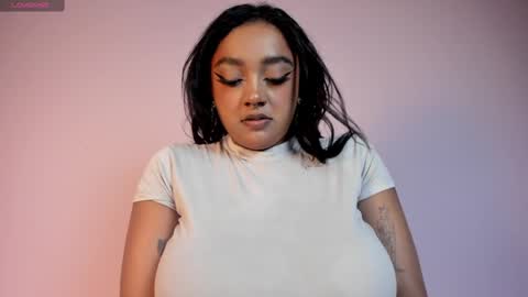 Snapshot of nova_swan chatting on 01.10.25 NOVA online show from 01.10.25