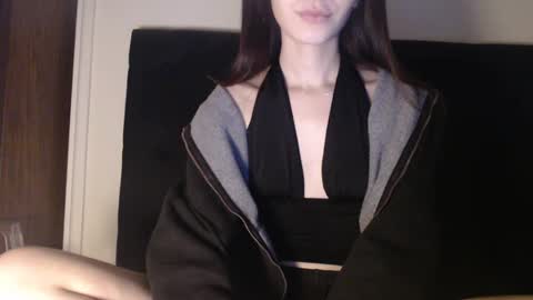 Olivia online show from 02.11.25