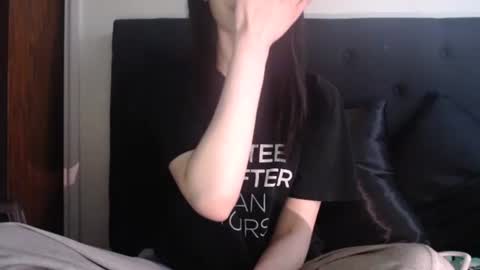 Olivia online show from 11.11.25