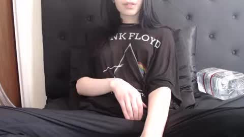 Olivia online show from 12.02.25