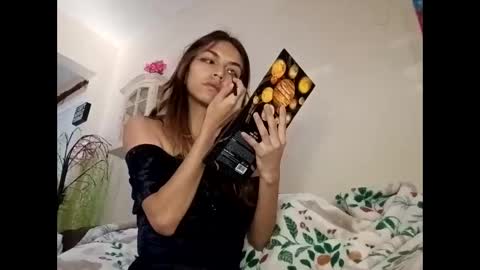 Snapshot of novalovelle chatting on 11.30.25 novalovelle online show from 11.30.25