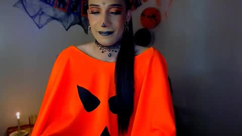 Snapshot of novanyx11 chatting on 10.31.25 Nova... online show from 10.31.25