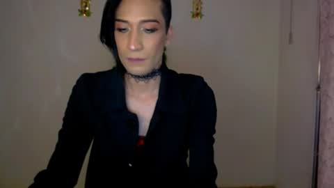 Snapshot of novanyx11 chatting on 11.28.25 Nova... online show from 11.28.25