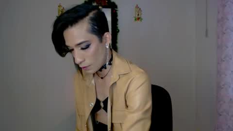 Snapshot of novanyx11 chatting on 12.04.25 Nova... online show from 12.04.25