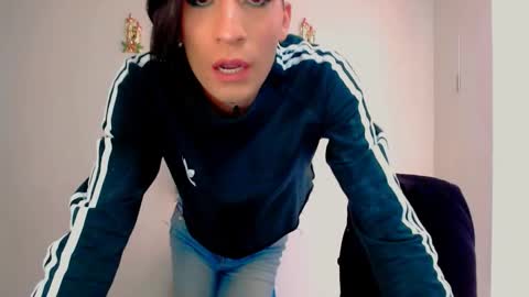 Snapshot of novanyx11 chatting on 12.19.25 Nova... online show from 12.19.25