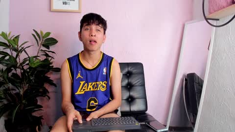 Snapshot of novaybrian chatting on 01.03.25 NovayBrian online show from 01.03.25
