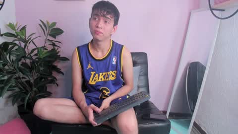 Snapshot of novaybrian chatting on 01.05.25 NovayBrian online show from 01.05.25