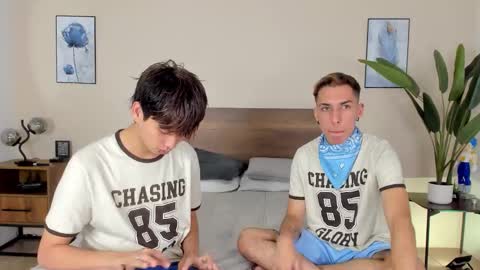 Snapshot of novaybrian chatting on 10.02.25 NovayBrian online show from 10.02.25