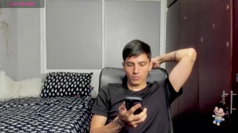 Snapshot of noxx_stark chatting on 11.16.25 Noxx online show from 11.16.25