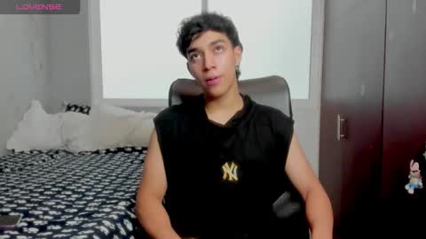 Snapshot of noxx_stark chatting on 12.15.25 Noxx online show from 12.15.25