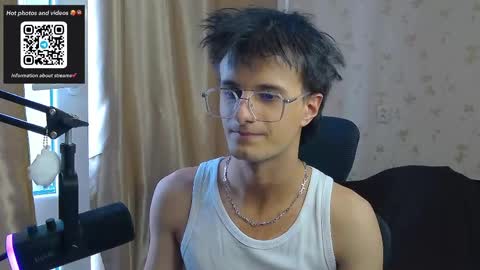 Snapshot of nuar_x chatting on 04.19.26 Nuar X online show from 04.19.26